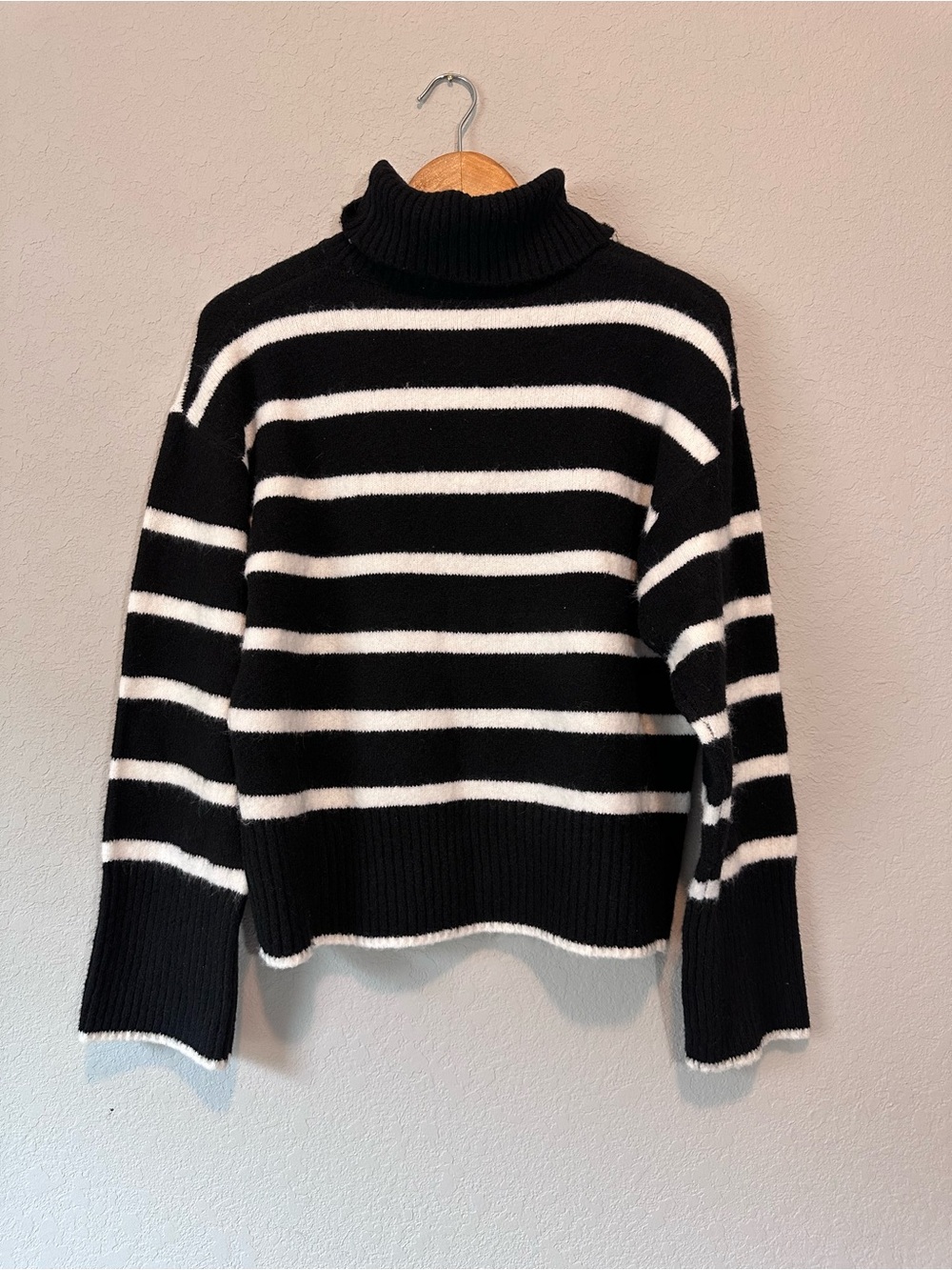 Striped Black & White Turtleneck Sweater nwt